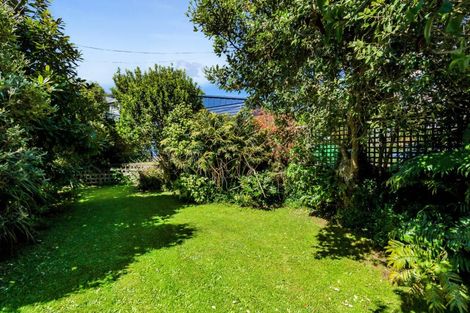 Photo of property in 52 Queens Road, Glen Avon, New Plymouth, 4312