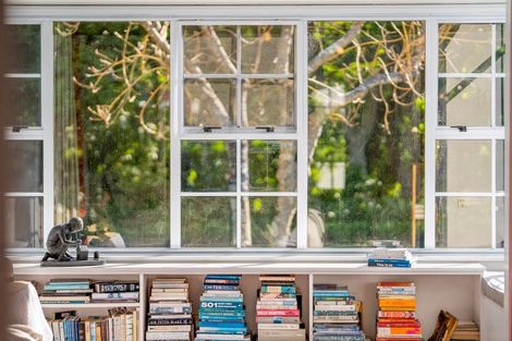 Photo of property in 28 Karu Crescent, Waikanae, 5036