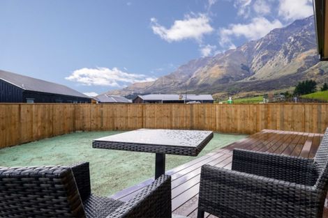 Photo of property in 8 Shepherd Road, Jacks Point, Queenstown, 9371