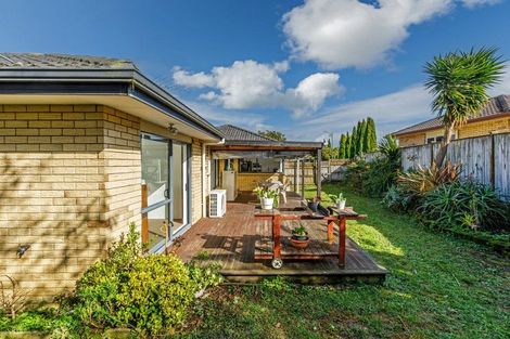 Photo of property in 20 Villino Place, Randwick Park, Auckland, 2105
