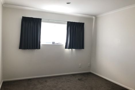 Photo of property in 16 Andover Way, Goodwood Heights, Auckland, 2105