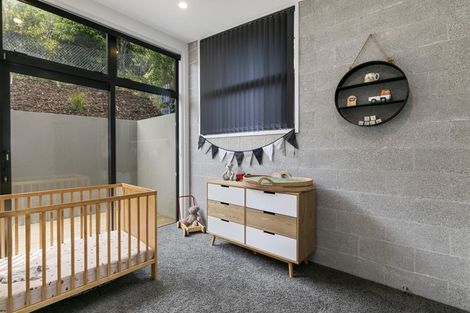 Photo of property in 58b Pekanga Road, Normandale, Lower Hutt, 5010