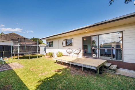 Photo of property in 18a Montrose Place, Takaro, Palmerston North, 4412