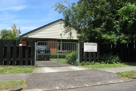 Photo of property in 1/3 Domain Road, Mangere Bridge, Auckland, 2022
