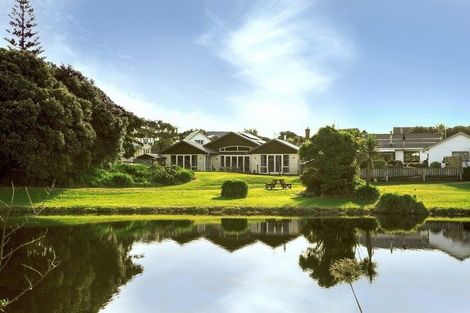 Photo of property in 196 Tutere Street, Waikanae Beach, Waikanae, 5036