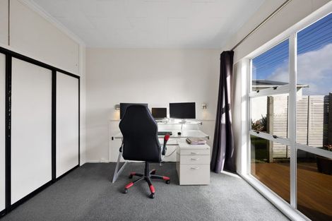 Photo of property in 191 Seaview Road, Westown, New Plymouth, 4310