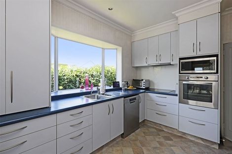 Photo of property in 221 Saint Leonards Avenue, Saint Leonards, Hastings, 4120