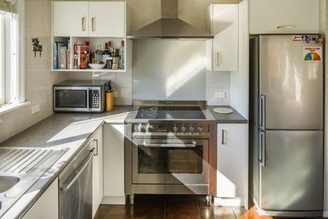 Photo of property in 4 Bell Street, Tawa, Wellington, 5028