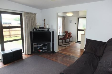 Photo of property in 26 Roore Street, Foxton Beach, Foxton, 4815