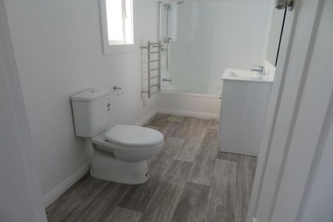 Photo of property in 100 Randwick Road, Moera, Lower Hutt, 5010