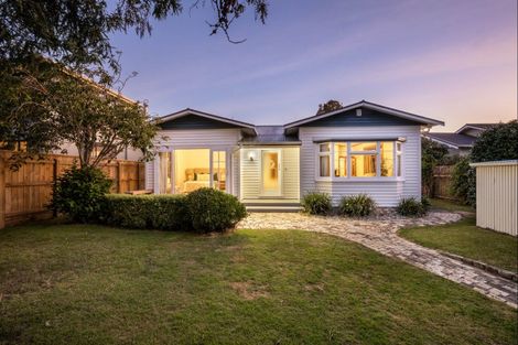 Photo of property in 25 Glen Almond Street, New Plymouth, 4310