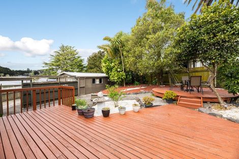 Photo of property in 23 Patts Avenue, Glendene, Auckland, 0602