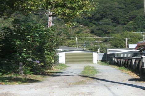 Photo of property in 2/63 Seddon Street, Wallaceville, Upper Hutt, 5018