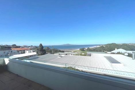 Photo of property in 10b Beach Road, Castor Bay, Auckland, 0620