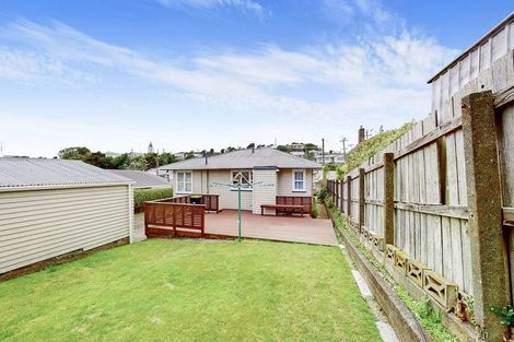 Photo of property in 41 Kenmore Street, Newlands, Wellington, 6037