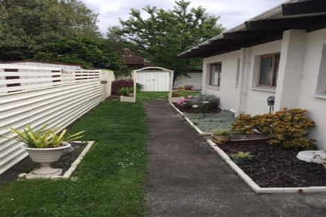 Photo of property in 2/54 Ray Small Drive, Pahurehure, Papakura, 2113