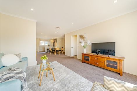 Photo of property in 5 Latimer Way, Petone, Lower Hutt, 5012