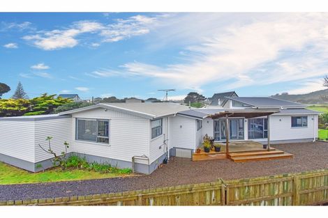 Photo of property in 14 Cordyline Road, Port Waikato, Tuakau, 2695