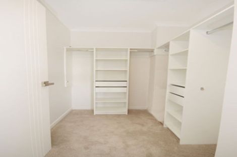 Photo of property in 16 Skulander Crescent, Orewa, 0931