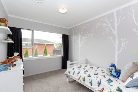 Photo of property in 30 Nevada Drive, Merrilands, New Plymouth, 4312