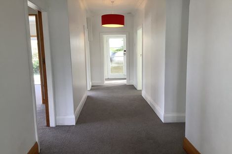 Photo of property in 3 Singers Road, Korokoro, Lower Hutt, 5012