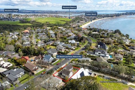 Photo of property in 225 Bleakhouse Road, Mellons Bay, Auckland, 2014