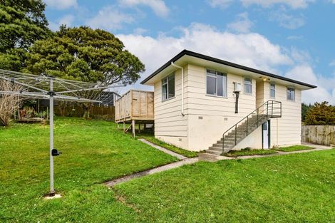Photo of property in 7 Edelweiss Grove, Timberlea, Upper Hutt, 5018