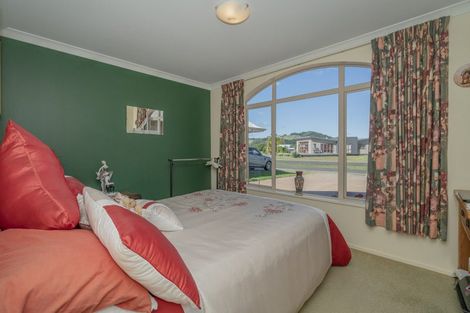 Photo of property in 38 Motukorure Parade, Cooks Beach, Whitianga, 3591