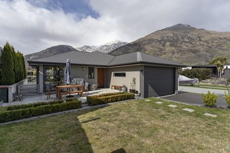 Photo of property in 2 Quill Street, Lake Hayes, Queenstown, 9304