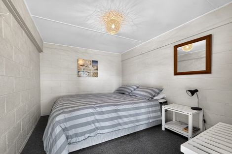 Photo of property in 102 Newcastle Street, Mahia, 4198