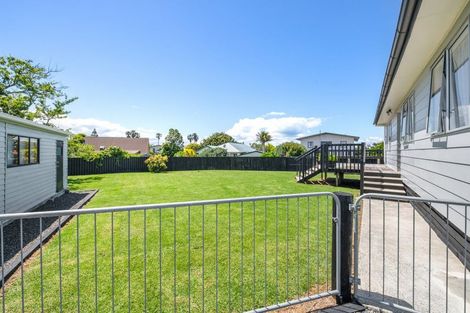 Photo of property in 4 Leaming Place, Clarks Beach, 2122