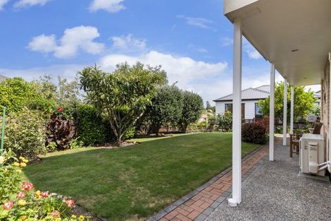 Photo of property in 64 Whitford Road, Botany Downs, Auckland, 2014