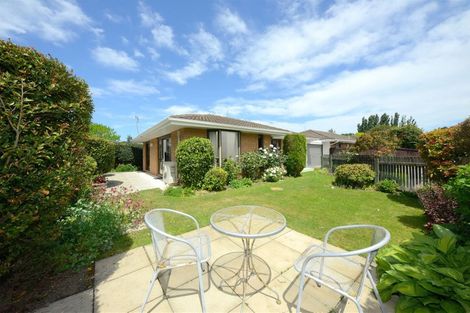 Photo of property in 2/58 Ambleside Drive, Burnside, Christchurch, 8053