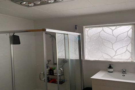 Photo of property in 59 Archmillen Avenue, Pakuranga Heights, Auckland, 2010