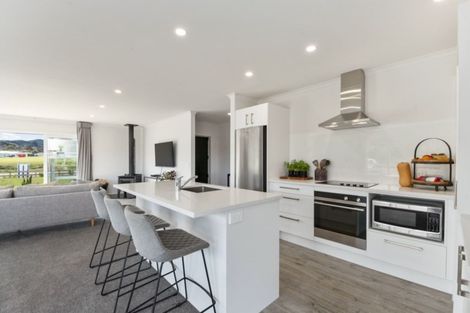 Photo of property in 13 Kahikatea Drive, Kinloch, Taupo, 3377