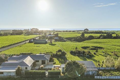 Photo of property in 37 Upper Pitone Road, Pitone, New Plymouth, 4374