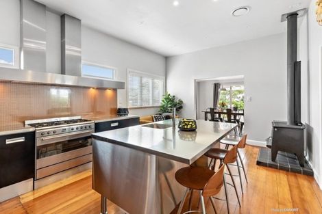 Photo of property in 14 Garfield Street, Brooklyn, Wellington, 6021