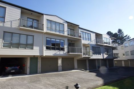 Photo of property in The Haven, 15/120 Beach Haven Road, Beach Haven, Auckland, 0626