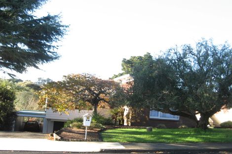 Photo of property in 28 Lawrence Crescent, Hillpark, Auckland, 2102