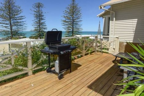 Photo of property in 6 Seaview Terrace, Bluff Hill, Napier, 4110