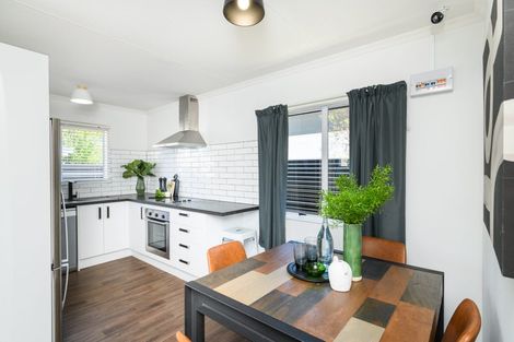 Photo of property in 2 Coromandel Court, Roslyn, Palmerston North, 4414