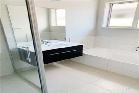 Photo of property in 70 Arion Road, Takanini, 2112