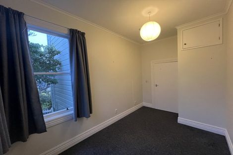 Photo of property in 27 Shannon Street, Mount Victoria, Wellington, 6011