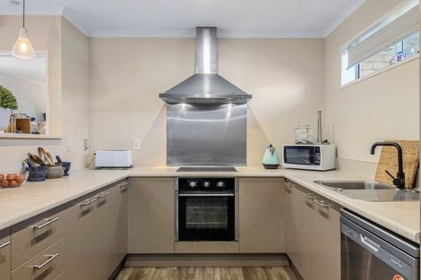 Photo of property in 10 Netley Place, Aranui, Christchurch, 8061