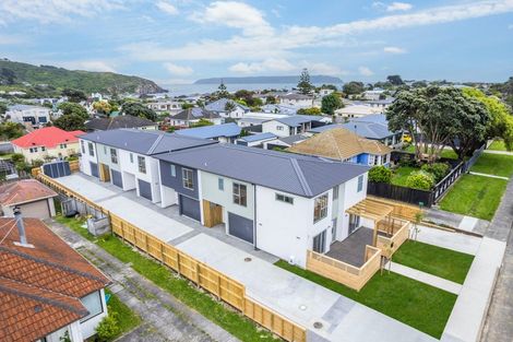 Photo of property in 2/12 Mana Avenue, Titahi Bay, Porirua, 5022