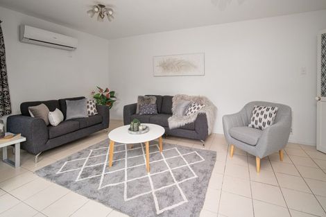 Photo of property in 12 Murfitt Place, Sockburn, Christchurch, 8042