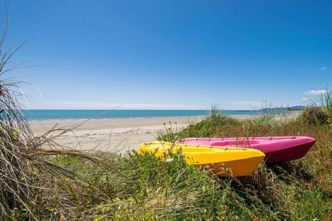 Photo of property in 252 Patons Rock Road, Patons Rock, Takaka, 7182