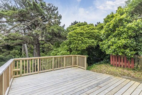 Photo of property in 6 Cyril Way, Paparangi, Wellington, 6037