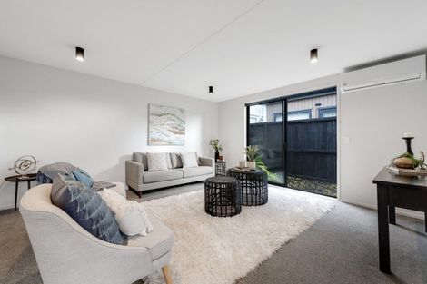 Photo of property in 14e Ropata Avenue, Point England, Auckland, 1072