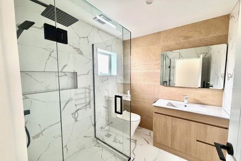 Photo of property in 17c Martin Place, Kelston, Auckland, 0602